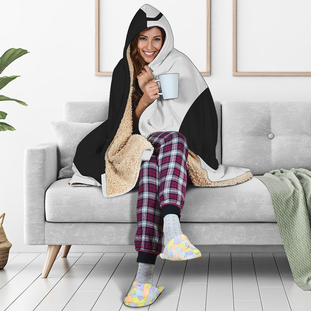 Black And White Yin Yang Symbol Print Hooded Blanket