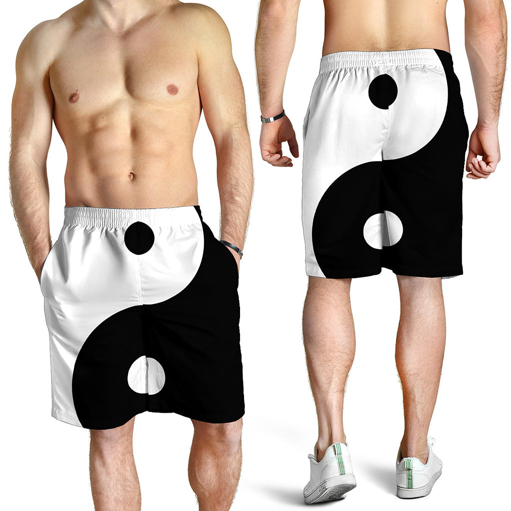 Black And White Yin Yang Symbol Print Men's Shorts