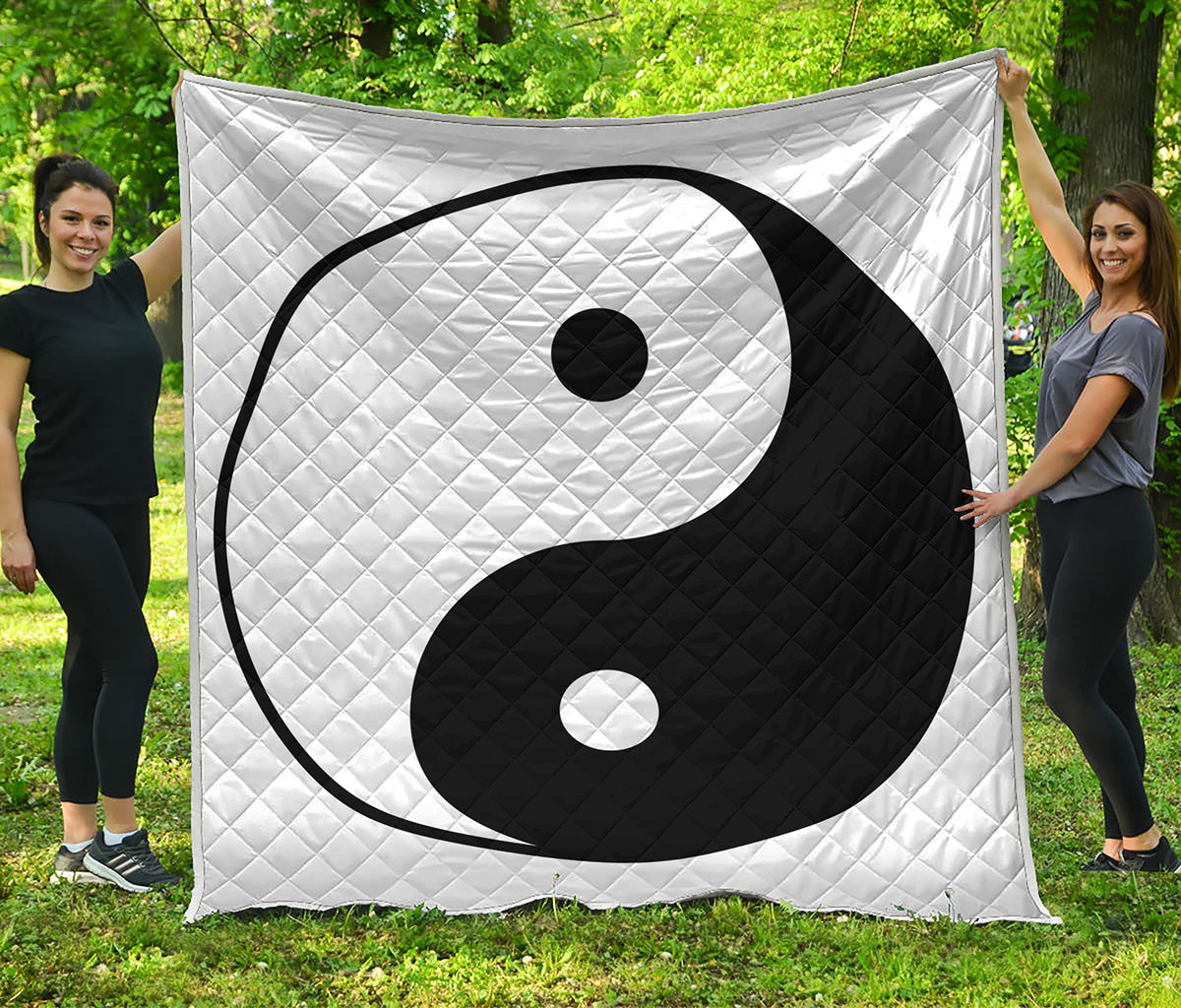 Black And White Yin Yang Symbol Print Quilt