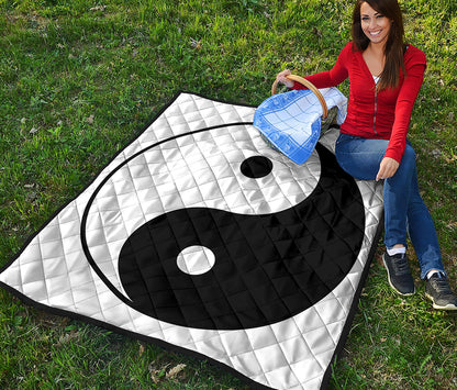 Black And White Yin Yang Symbol Print Quilt