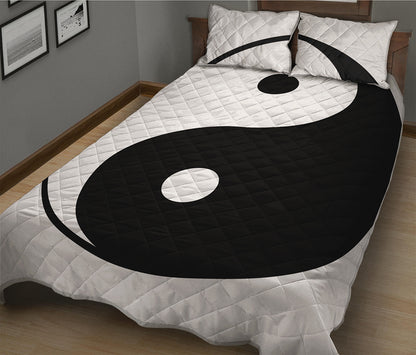 Black And White Yin Yang Symbol Print Quilt Bed Set