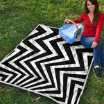 Black And White Zigzag Dazzle Print Quilt