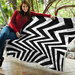 Black And White Zigzag Dazzle Print Quilt