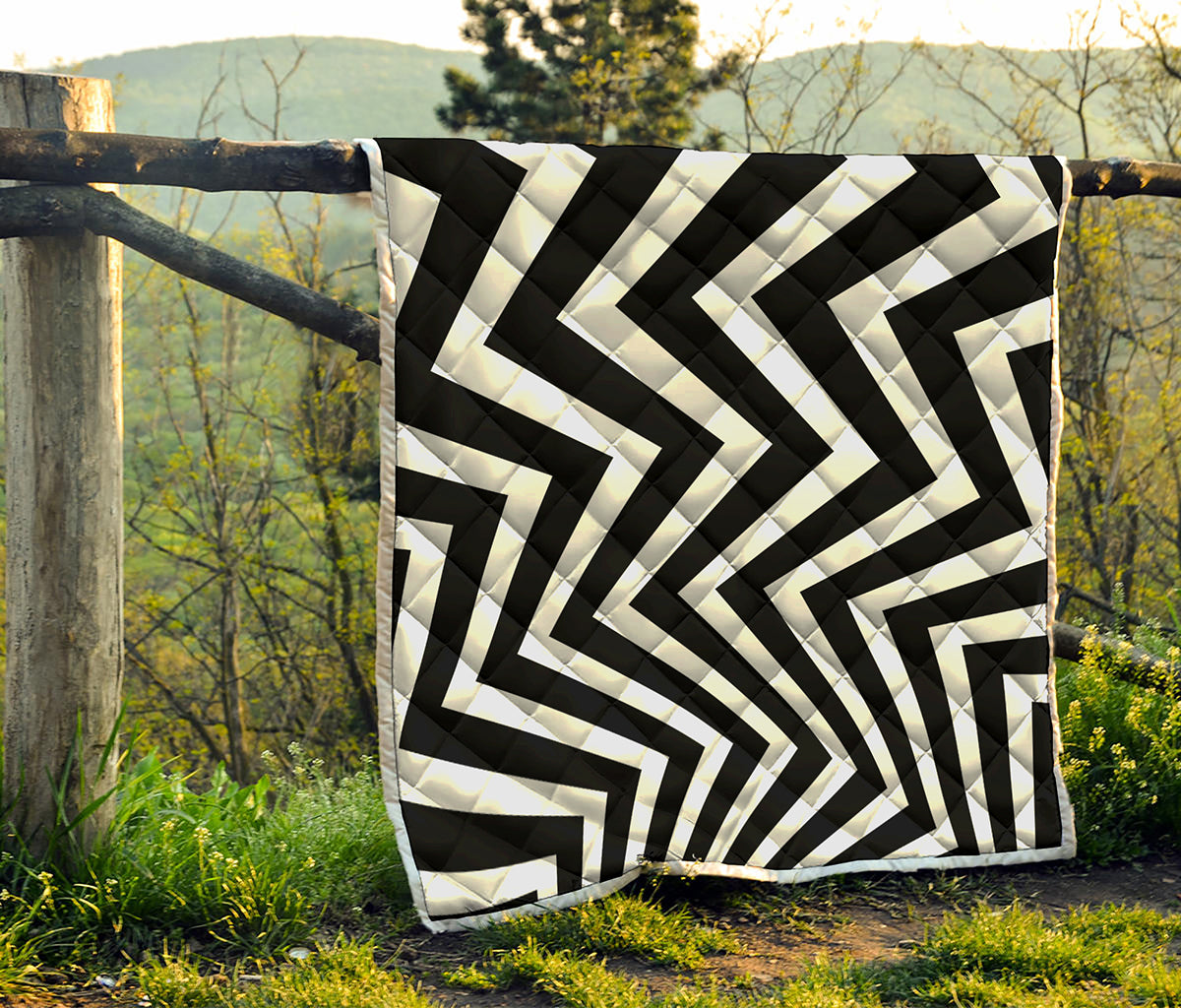 Black And White Zigzag Dazzle Print Quilt
