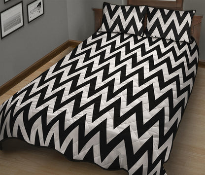 Black And White Zigzag Pattern Print Quilt Bed Set