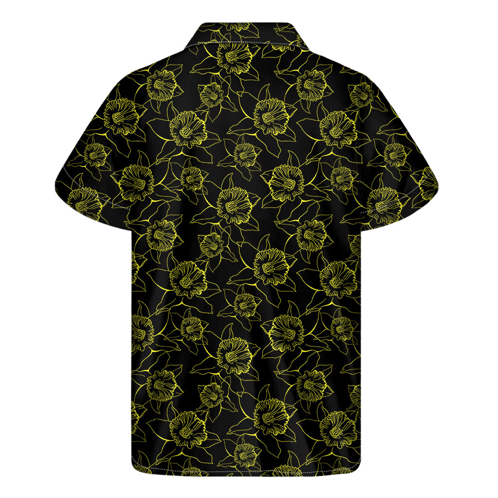 Black And Yellow Daffodil Pattern Print Men's Short Sleeve Shirt
