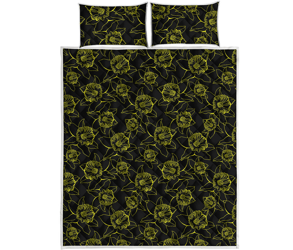 Black And Yellow Daffodil Pattern Print Quilt Bed Set
