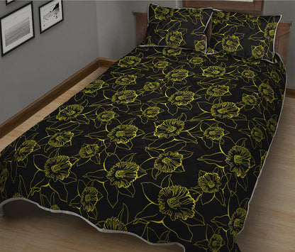 Black And Yellow Daffodil Pattern Print Quilt Bed Set