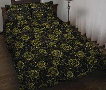 Black And Yellow Daffodil Pattern Print Quilt Bed Set