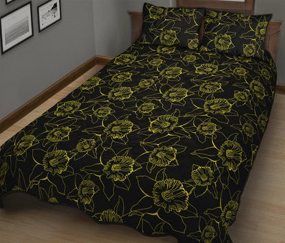 Black And Yellow Daffodil Pattern Print Quilt Bed Set