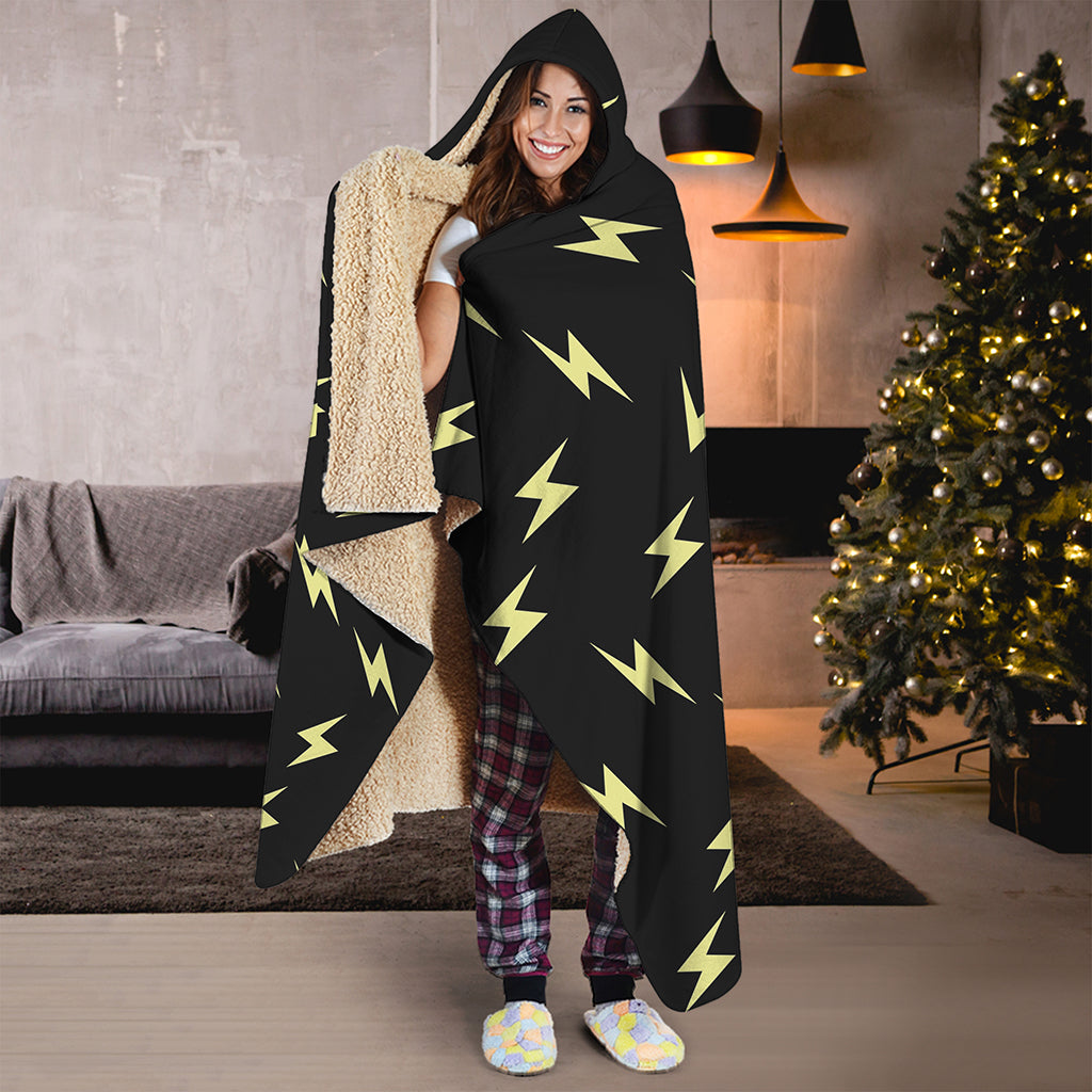 Black And Yellow Lightning Pattern Print Hooded Blanket