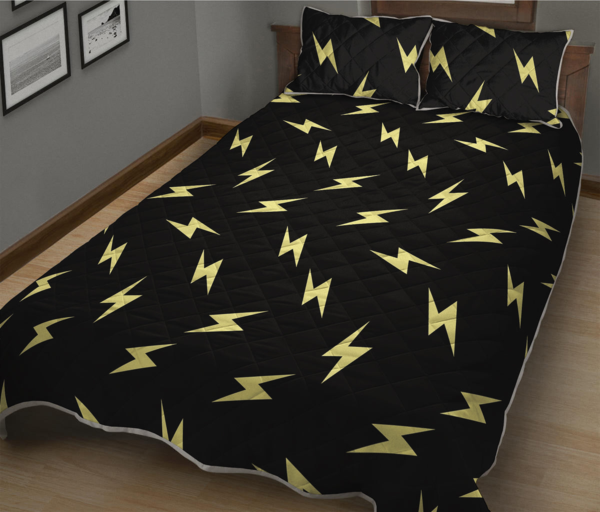 Black And Yellow Lightning Pattern Print Quilt Bed Set