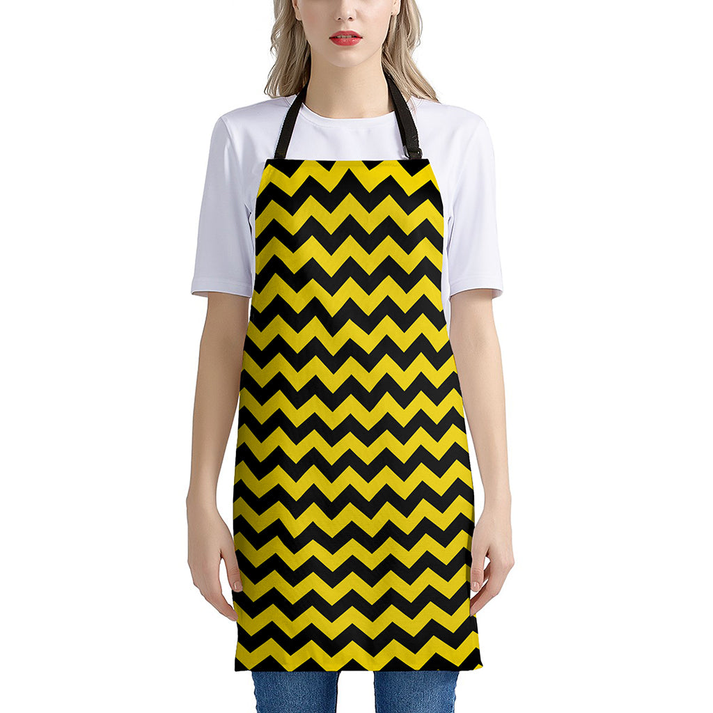 Black And Yellow Zigzag Pattern Print Apron