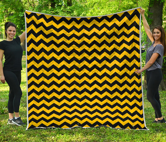 Black And Yellow Zigzag Pattern Print Quilt