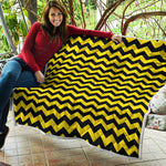 Black And Yellow Zigzag Pattern Print Quilt
