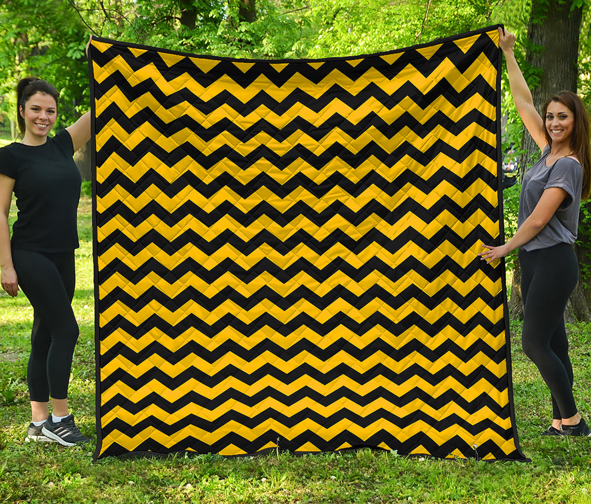 Black And Yellow Zigzag Pattern Print Quilt