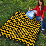 Black And Yellow Zigzag Pattern Print Quilt
