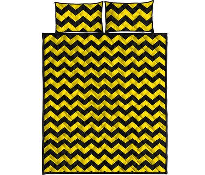 Black And Yellow Zigzag Pattern Print Quilt Bed Set