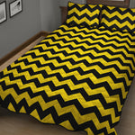 Black And Yellow Zigzag Pattern Print Quilt Bed Set