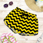Black And Yellow Zigzag Pattern Print Women's Shorts