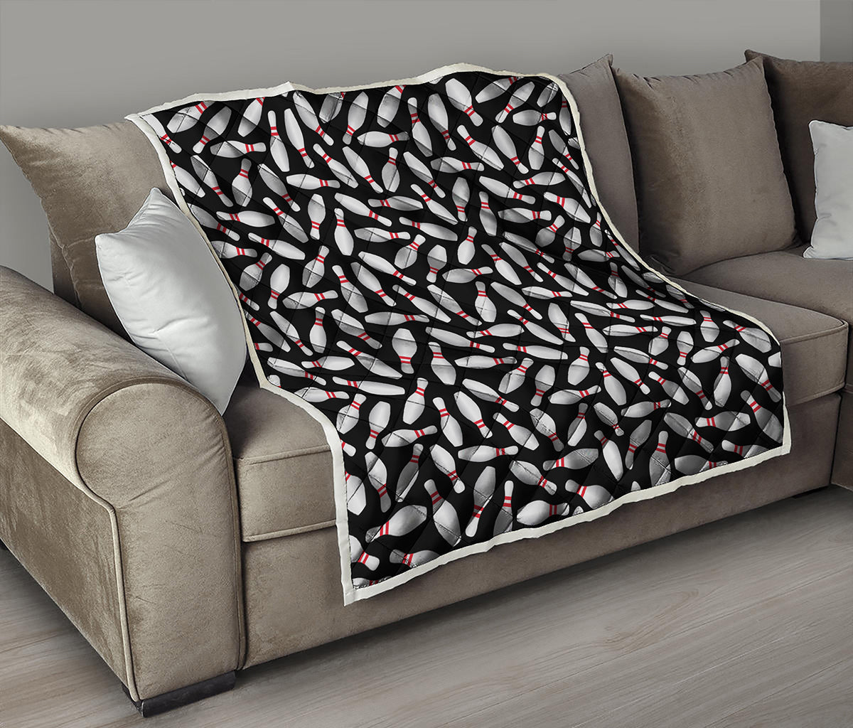 Black Bowling Pins Pattern Print Quilt