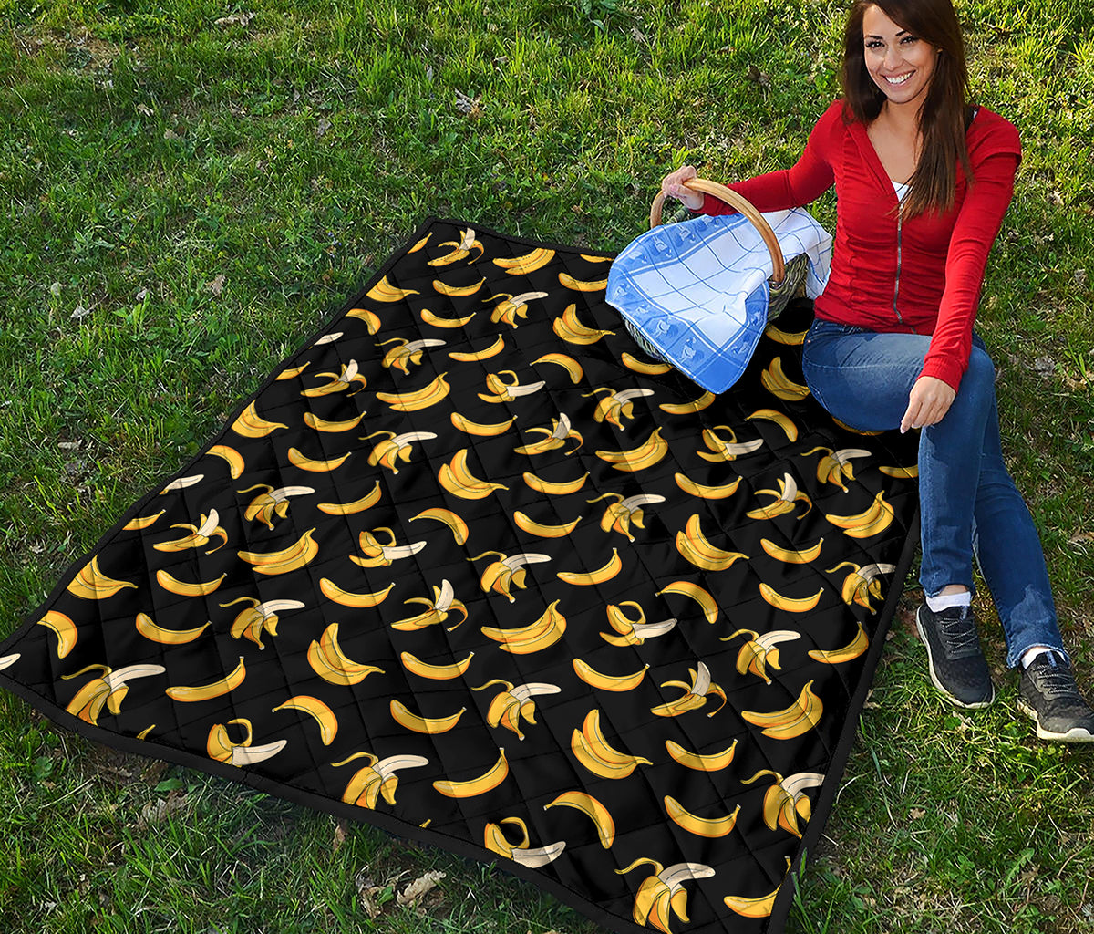Black Cartoon Banana Pattern Print Quilt