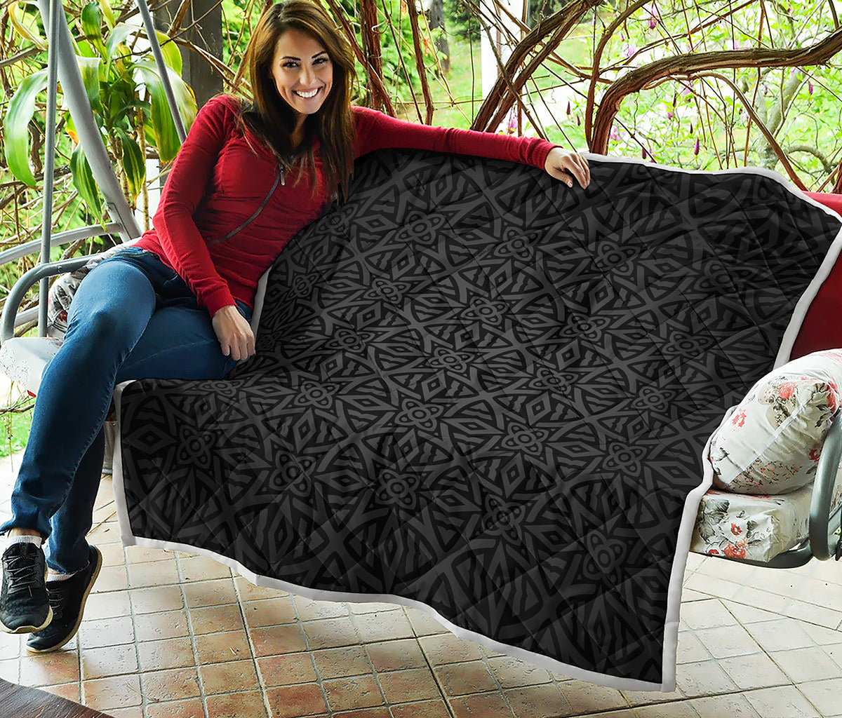 Black Celtic Symbol Pattern Print Quilt