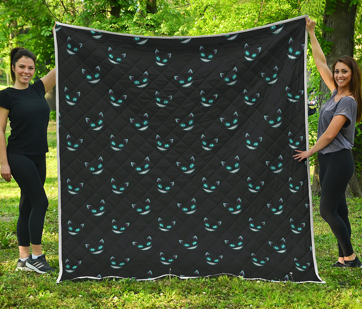 Black Cheshire Cat Pattern Print Quilt