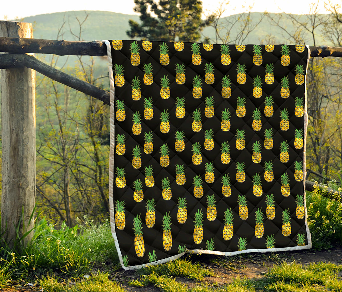 Black Cute Pineapple Pattern Print Quilt