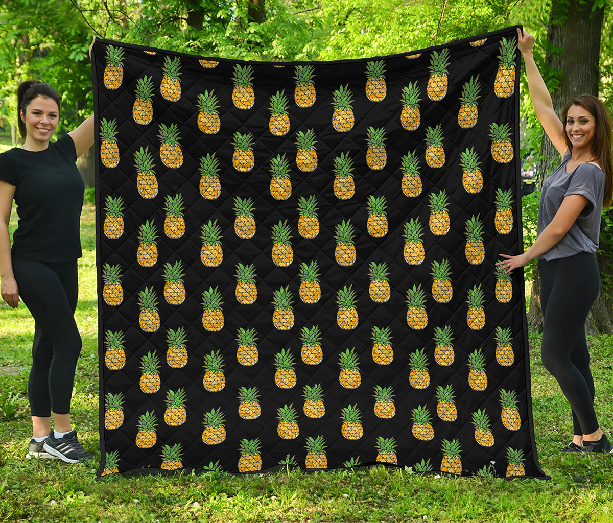 Black Cute Pineapple Pattern Print Quilt