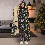 Black Daisy Floral Pattern Print Hooded Blanket