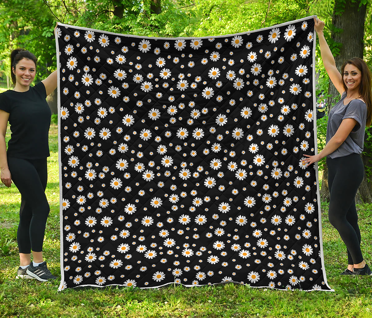 Black Daisy Floral Pattern Print Quilt