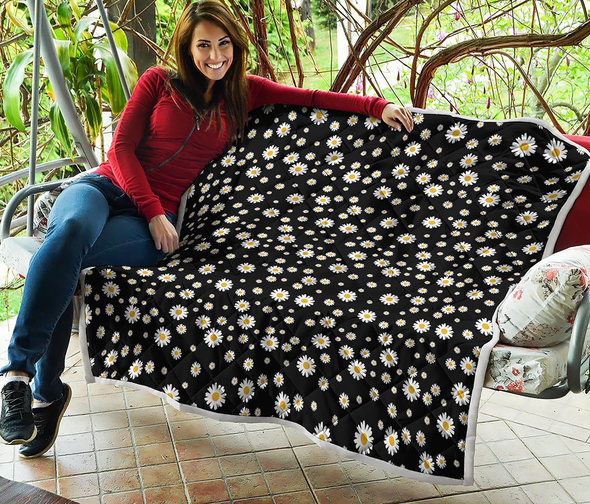 Black Daisy Floral Pattern Print Quilt
