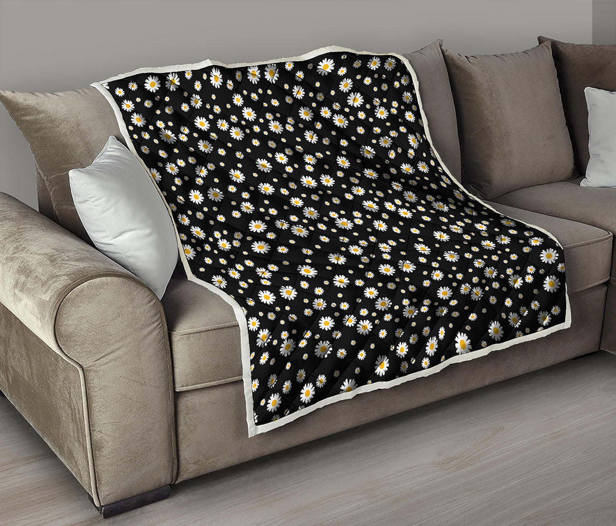 Black Daisy Floral Pattern Print Quilt