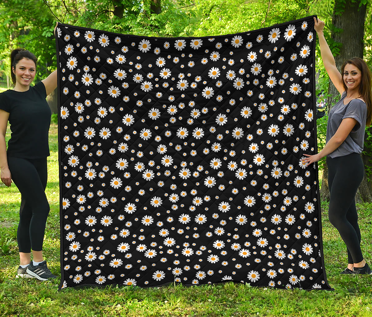 Black Daisy Floral Pattern Print Quilt