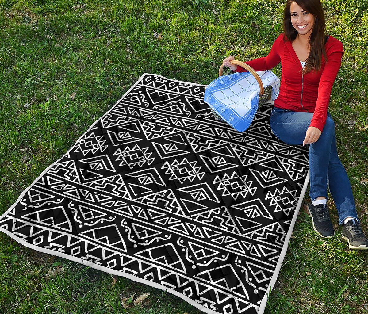 Black Ethnic Aztec Pattern Print Quilt