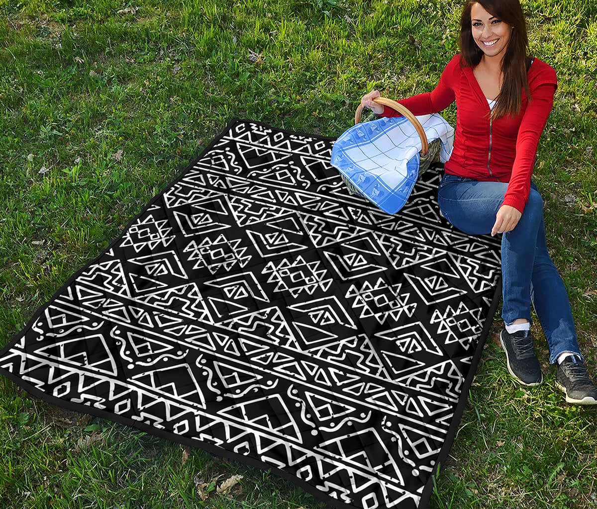 Black Ethnic Aztec Pattern Print Quilt