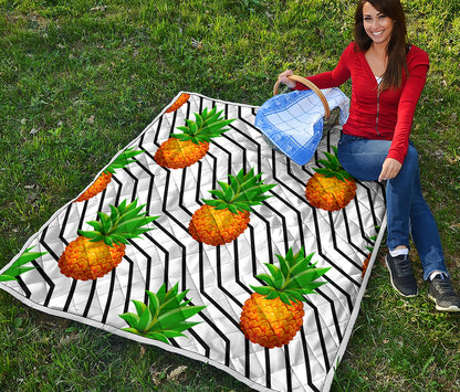 Black Geometric Pineapple Pattern Print Quilt