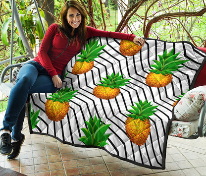 Black Geometric Pineapple Pattern Print Quilt