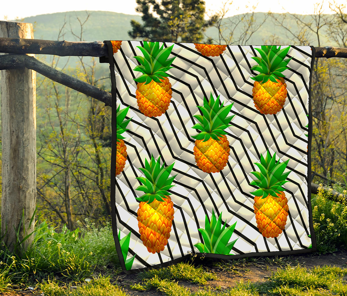 Black Geometric Pineapple Pattern Print Quilt