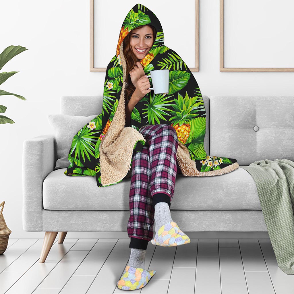 Black Hawaiian Pineapple Pattern Print Hooded Blanket