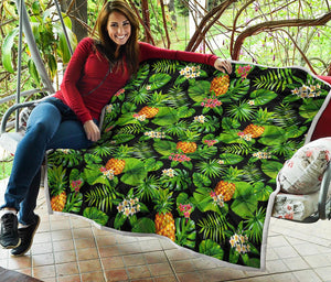 Black Hawaiian Pineapple Pattern Print Quilt