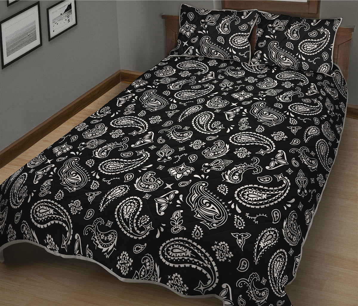 Black Paisley Bandana Pattern Print Quilt Bed Set