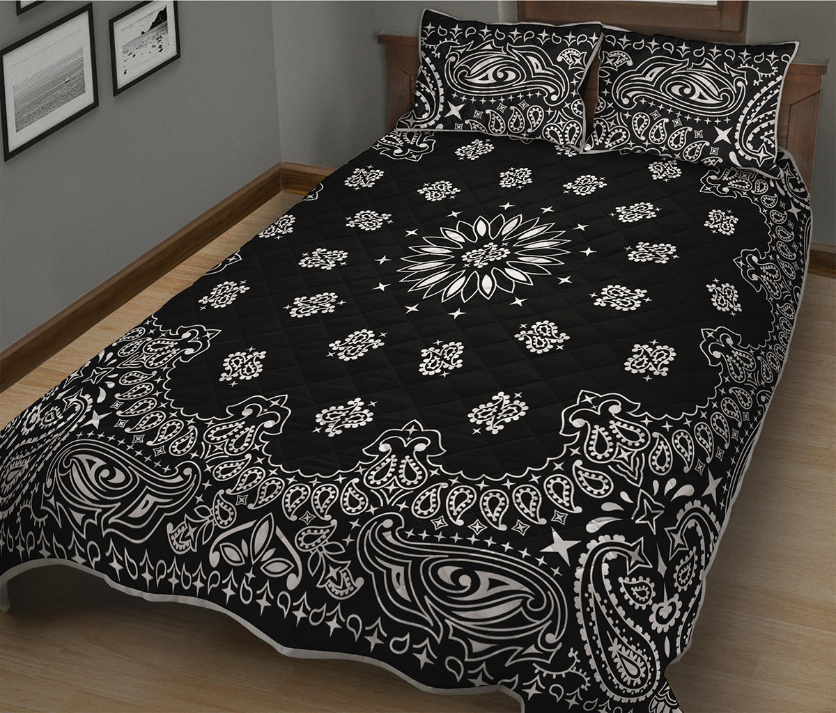 Black Paisley Bandana Print Quilt Bed Set