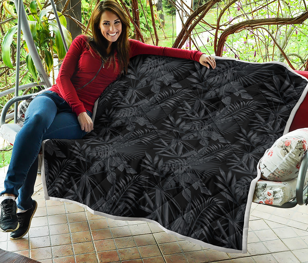 Black Palm Leaf Aloha Pattern Print Quilt