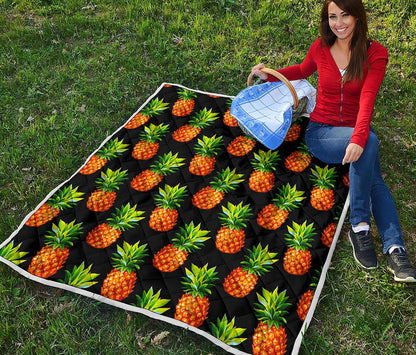 Black Pineapple Pattern Print Quilt