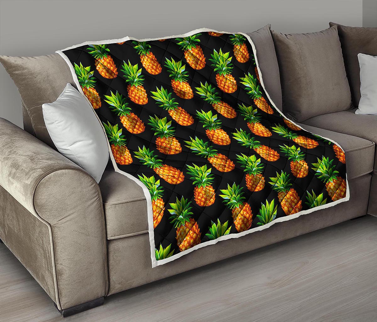 Black Pineapple Pattern Print Quilt