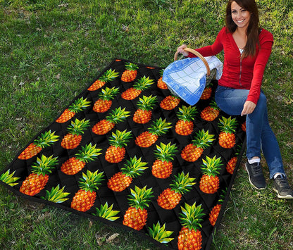 Black Pineapple Pattern Print Quilt