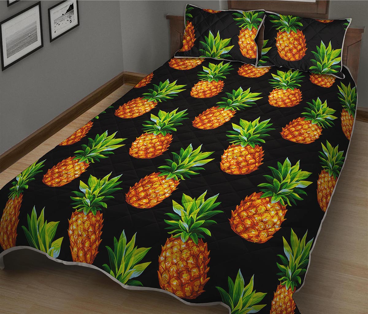 Black Pineapple Pattern Print Quilt Bed Set