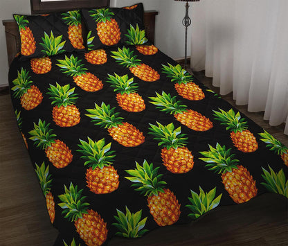 Black Pineapple Pattern Print Quilt Bed Set